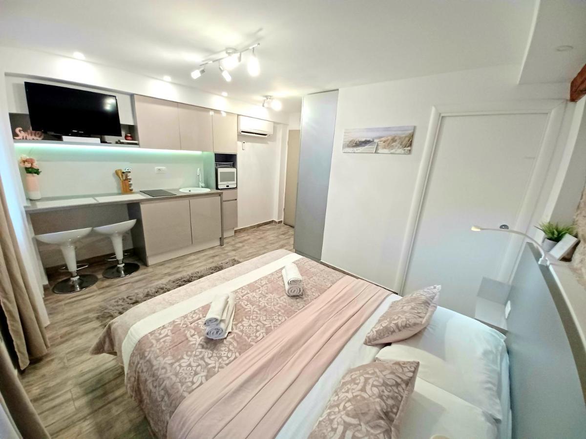 Studio Apartmani Pomalo/ Take It Easy Split Bagian luar foto